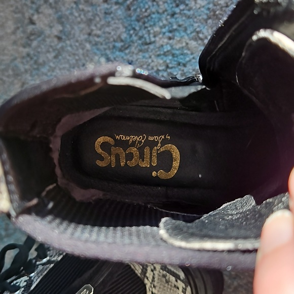 Snake print boots - Picture 7 of 8